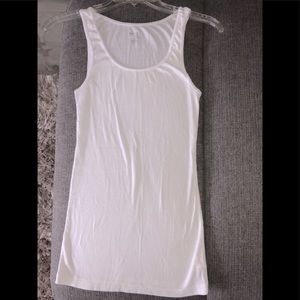 ✨GAP women’s tank top - white - size Medium